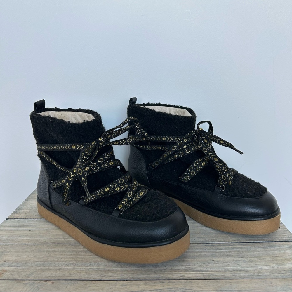 House of Harlow 1960 Black Sadie Alpine Sherpa Moccasin Winter Boots